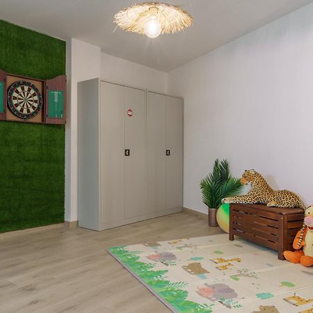 Beach Villa With Ocean View Луриня Екстериор снимка