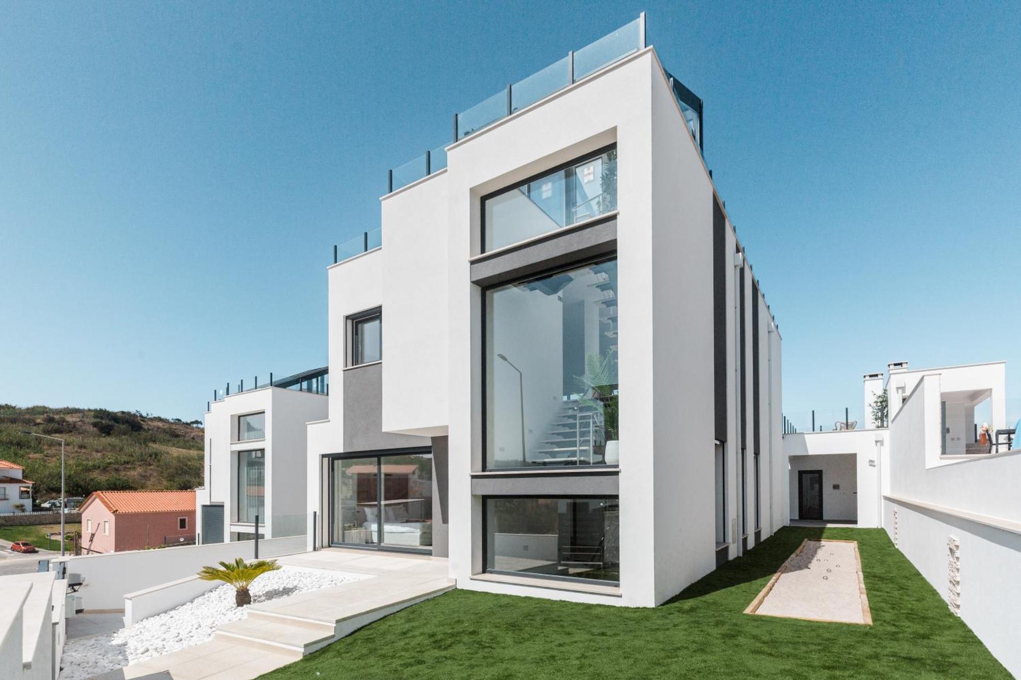Beach Villa With Ocean View Луриня Екстериор снимка