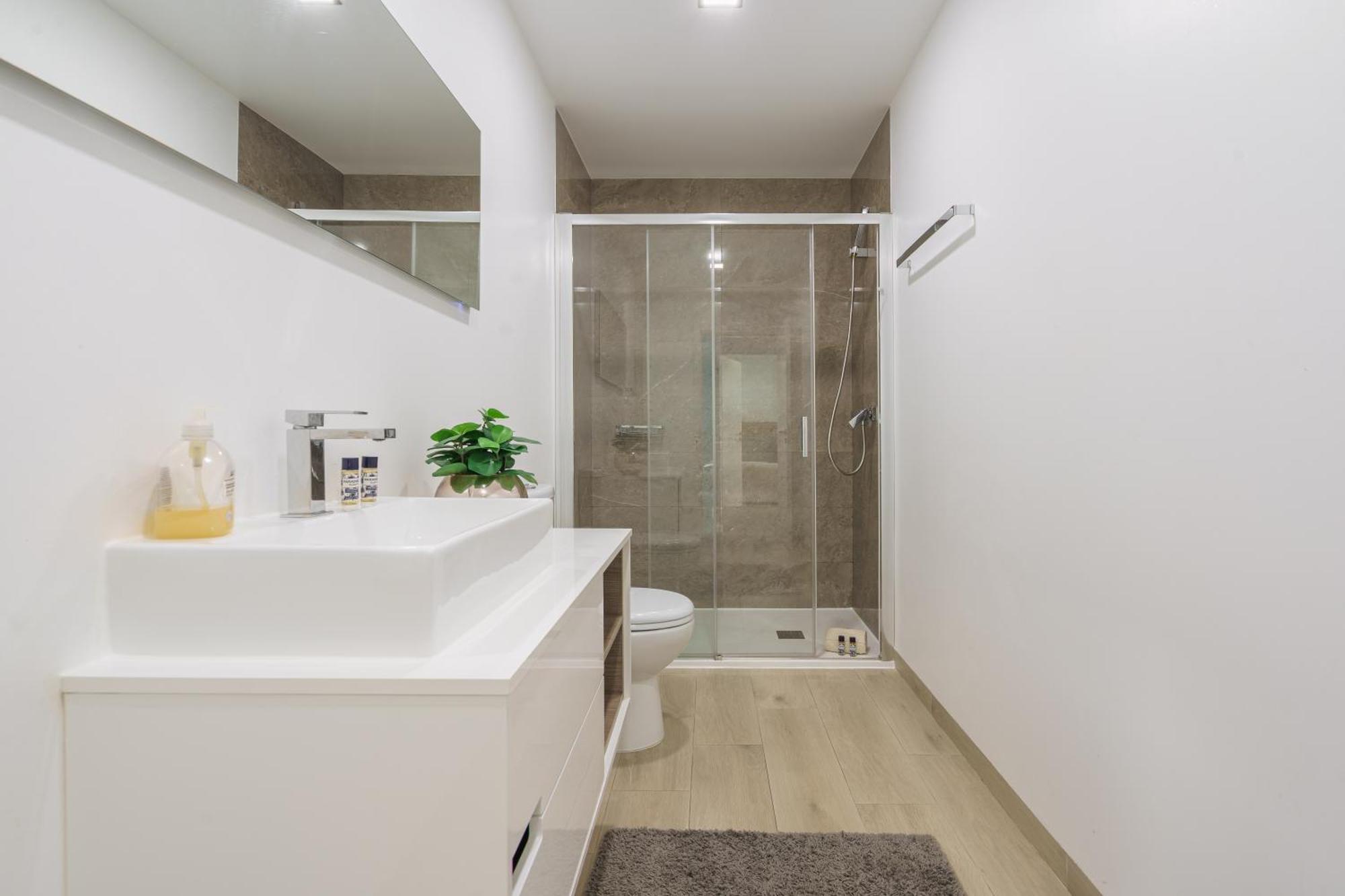 Beach Villa With Ocean View Луриня Екстериор снимка