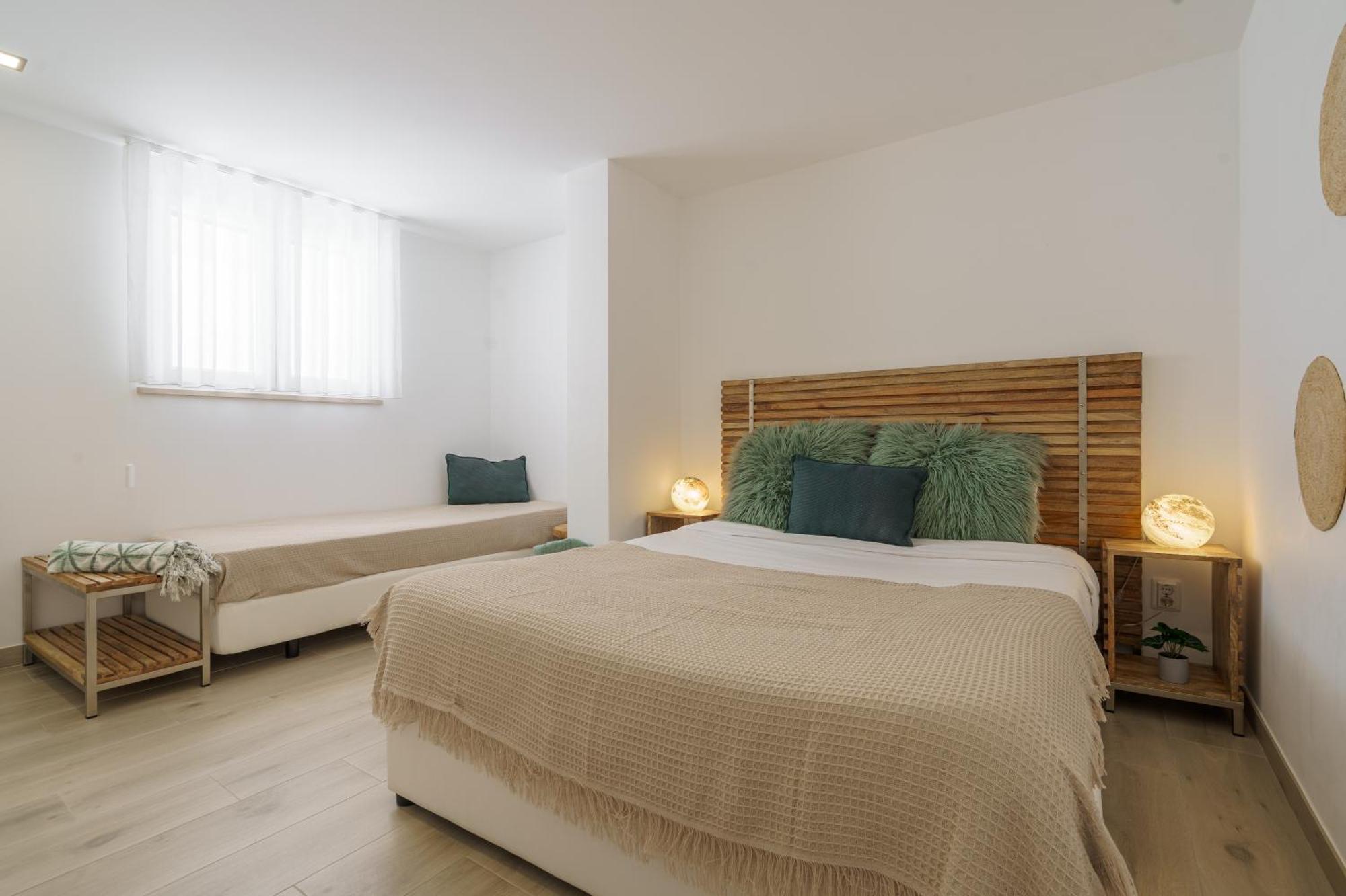 Beach Villa With Ocean View Луриня Екстериор снимка
