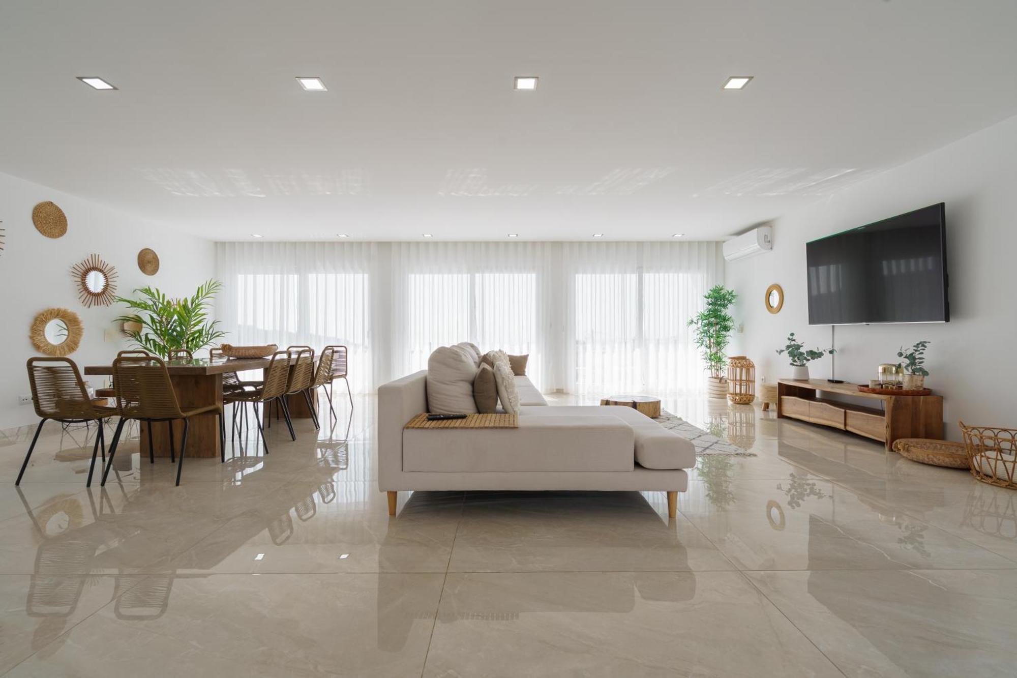 Beach Villa With Ocean View Луриня Екстериор снимка