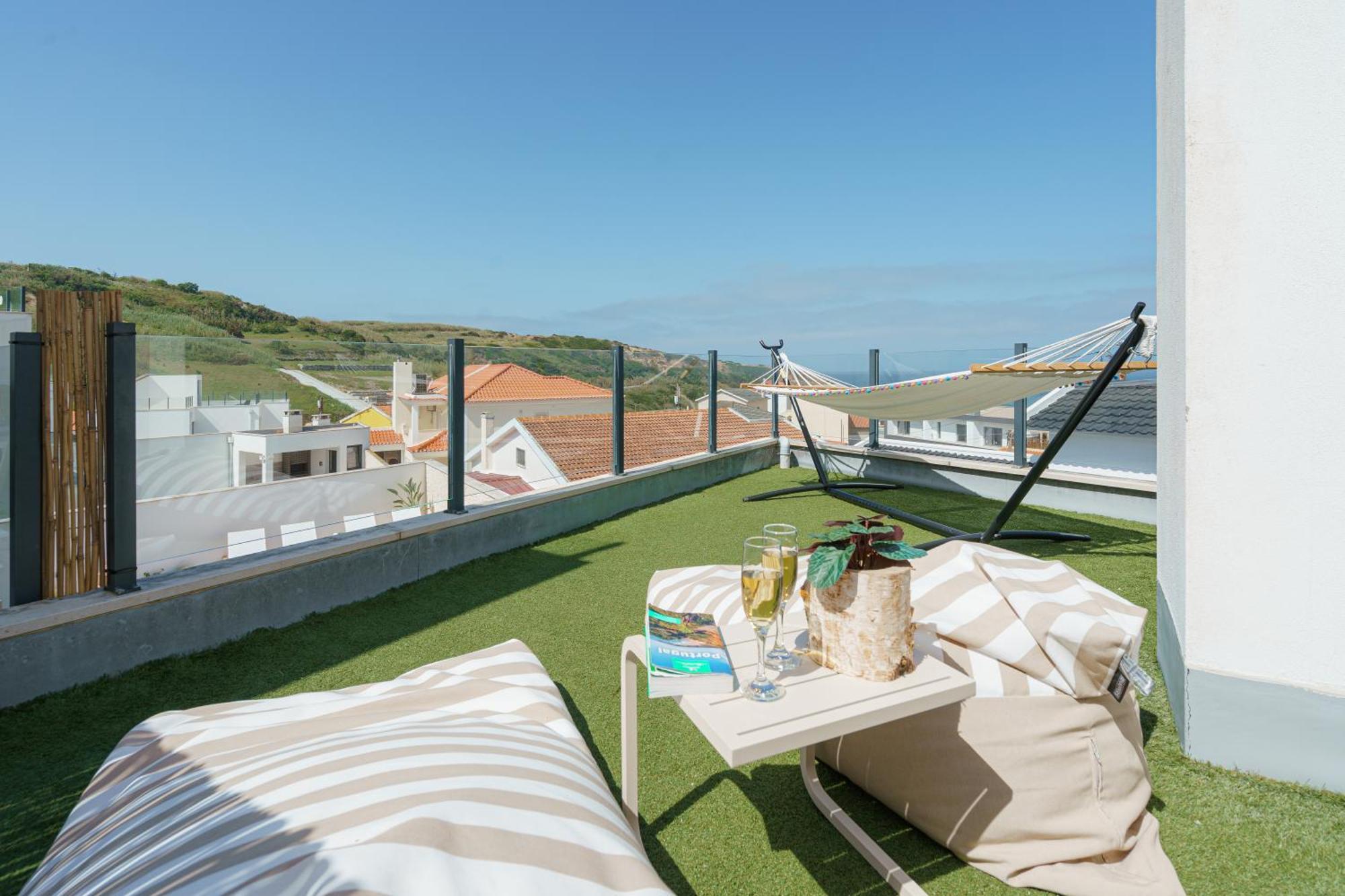 Beach Villa With Ocean View Луриня Екстериор снимка