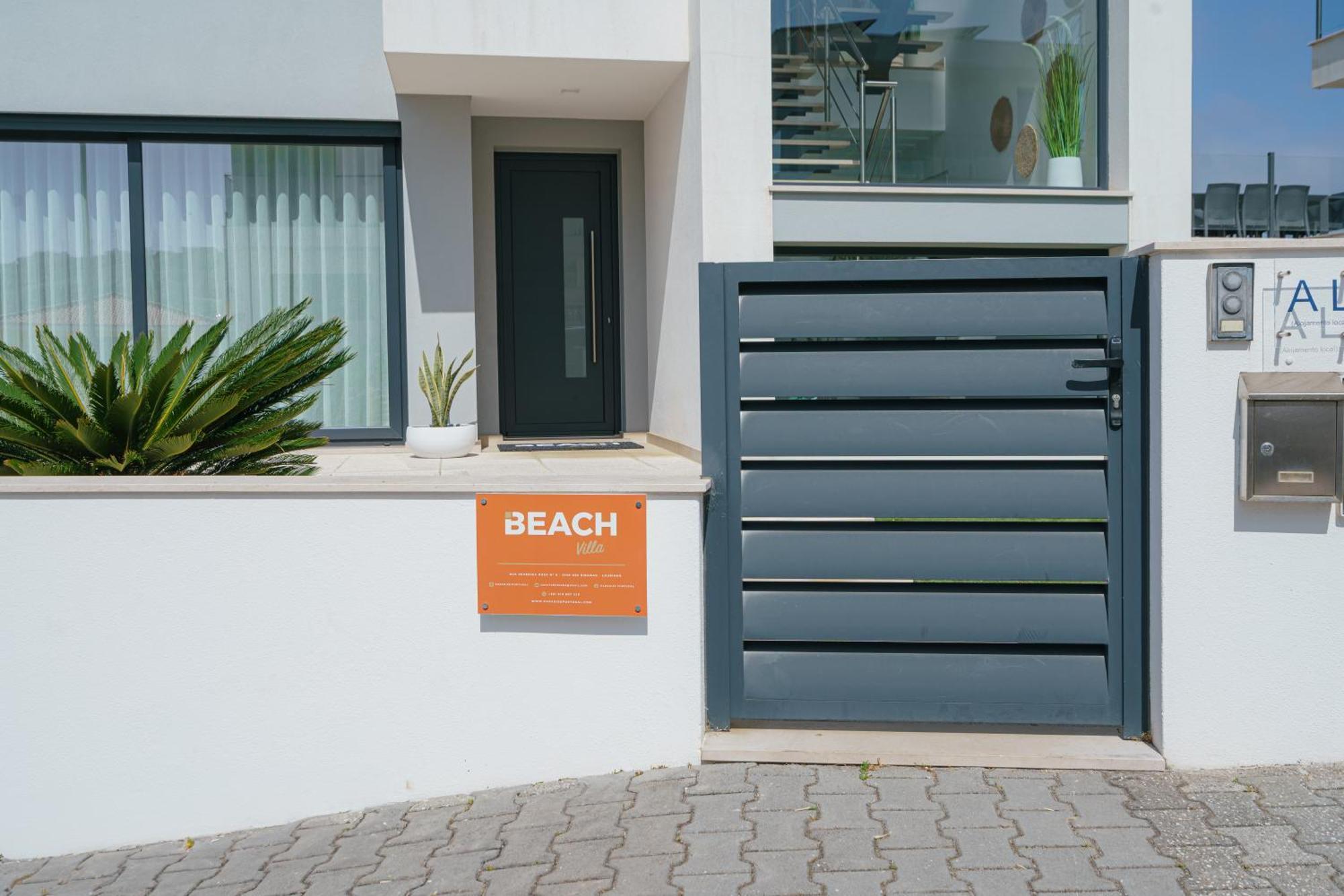 Beach Villa With Ocean View Луриня Екстериор снимка