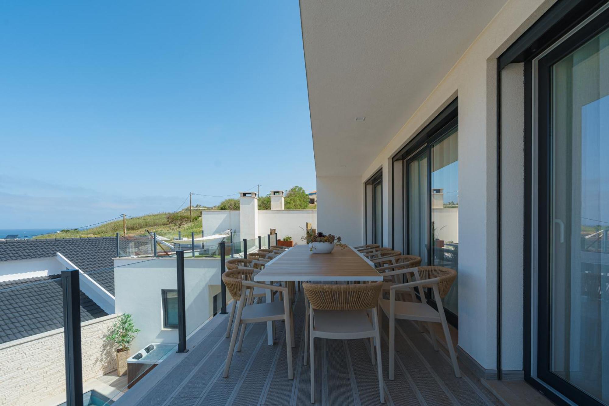 Beach Villa With Ocean View Луриня Екстериор снимка